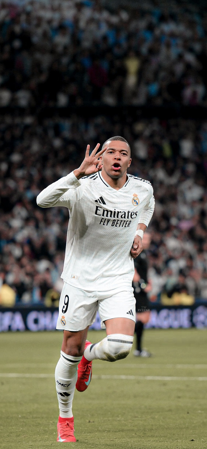 记者：上海申花5名外援以及谢鹏飞和戴伟浚随队出征亚冠客场（记者：申花五外援携谢鹏飞、戴伟浚随队奔赴亚冠客场）