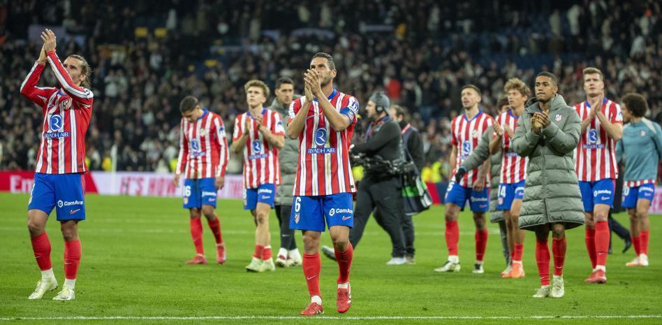 詹姆斯高效29分末节收割比赛，湖人险胜76人迎关键胜利