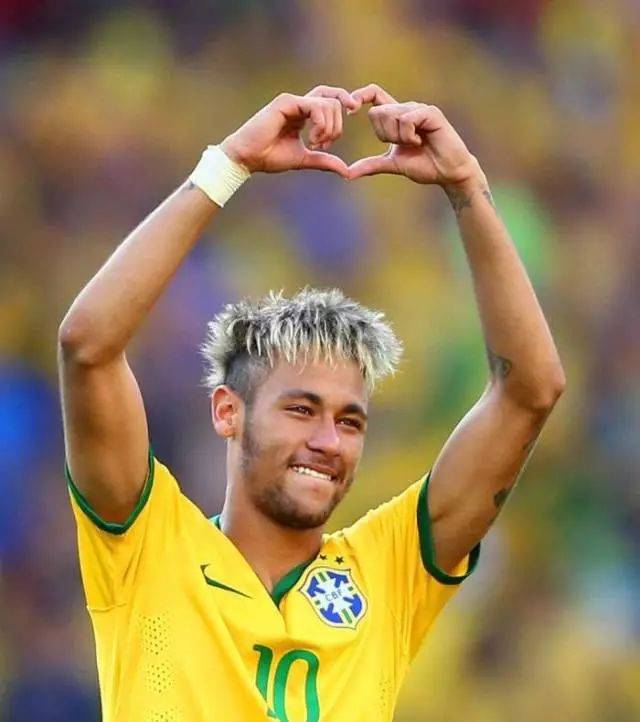 第21圈，诺里斯连过安东内利、塞恩斯、斯特罗尔、劳森，直接上到第4。（第21圈，诺里斯连超安东内利、塞恩斯、斯特罗尔与劳森，一举升至第4位）