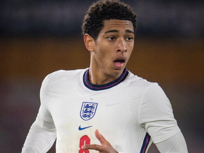 意甲英超两场焦点战，AC米兰和曼联都是大热门？小心冷门！（意甲与英超两大焦点对决：AC米兰、曼联虽热，冷门别忽视）