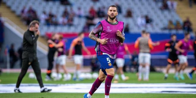 2025年中国足协杯决赛将上演国安 vs 河南之战，国安压力大，河南轻装上阵，两队争夺冠军，势均力敌。