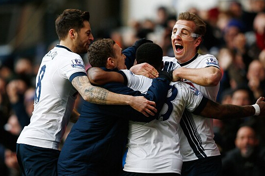 2025／26赛季英超：曼联vs伯恩茅斯！争四红魔撞上樱桃克星（2025／26英超焦点：曼联迎战伯恩茅斯，冲四之战遇樱桃克星）