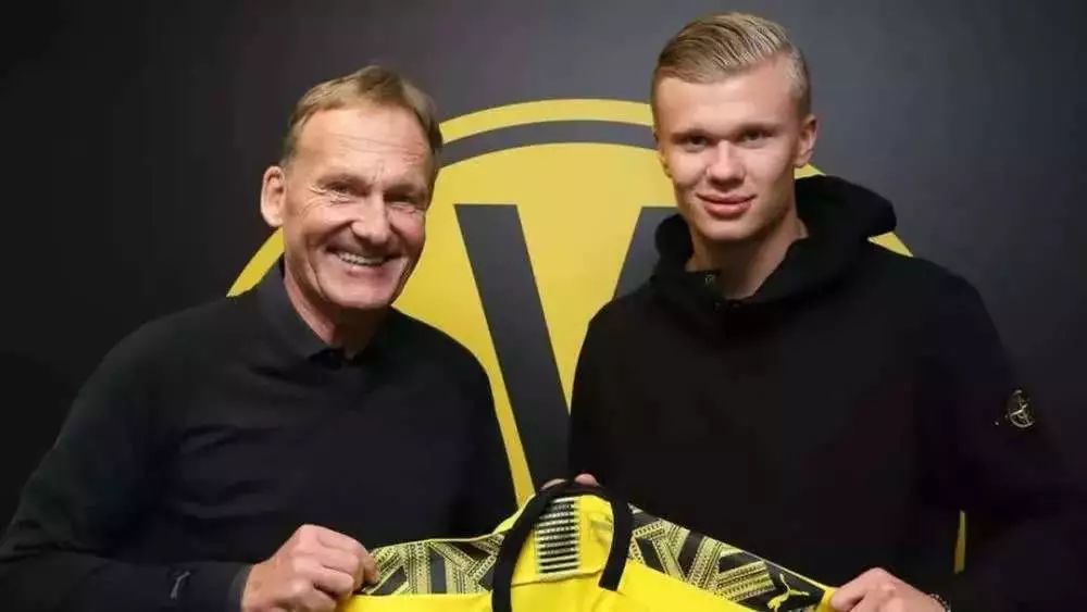 尼日利亚4-1大胜加蓬进入决赛，奥斯梅恩双响，埃朱克破门（尼日利亚4-1击败加蓬挺进决赛，奥斯梅恩梅开二度，埃朱克建功）