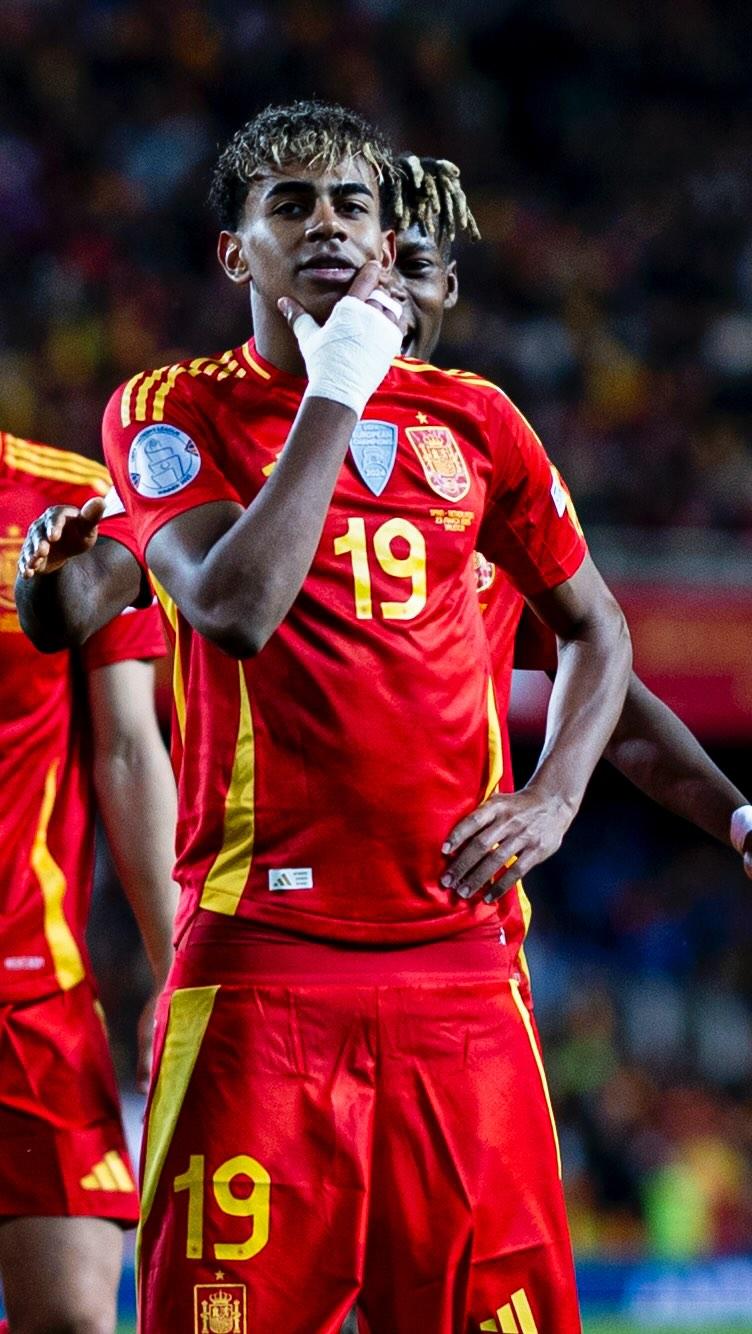 东契奇：我平时玩守望先锋；想为湖人带来一座总冠军奖杯（东契奇称平时常玩守望先锋，期望为湖人捧回总冠军奖杯）