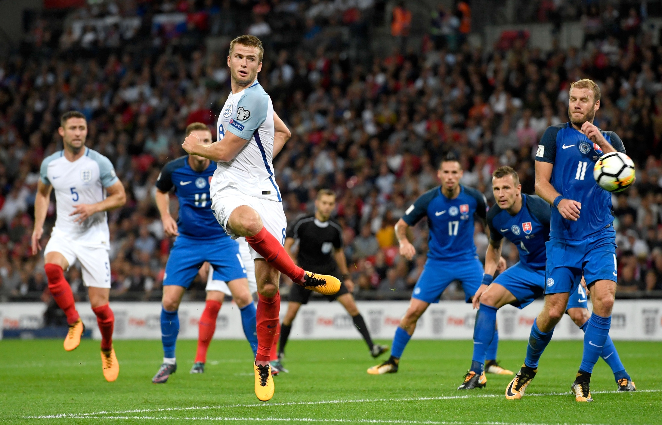 澳超半场：古德温贴地斩+失点，珀斯光荣暂0-1阿德莱德联（澳超半场：古德温低射破门又失点，珀斯光荣0-1落后阿德莱德联）