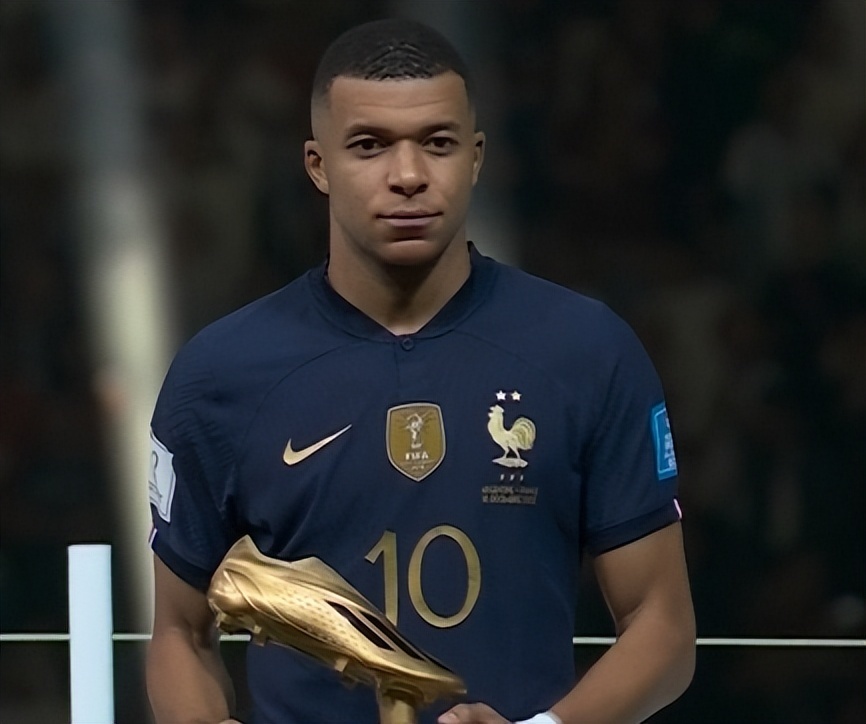 来自转会市场的报道：尤文图斯太子爷被很多俱乐部盯上了（转会风声：尤文太子爷成多队追逐目标）