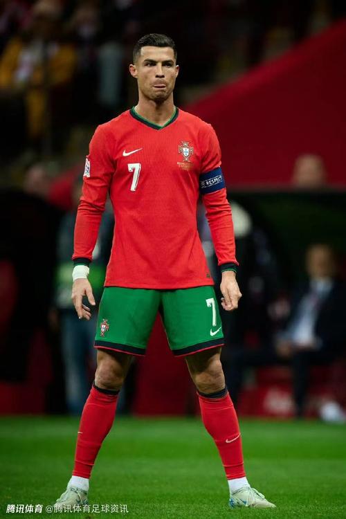 懂球译站｜在挪威小镇，一场以哈兰德为名的旅行（懂球译站｜挪威小镇的哈兰德之旅）