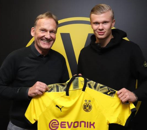 随着曼城1-2，利物浦0-3，英超最新争冠形势出炉：天助阿森纳得利（曼城1-2失利、利物浦0-3折戟，英超争冠新局：阿森纳渔翁得利）