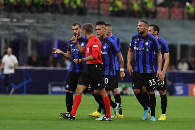 足球中超高层会议召开，讨论联赛未来（中超高层会议召开 商讨联赛未来走向）